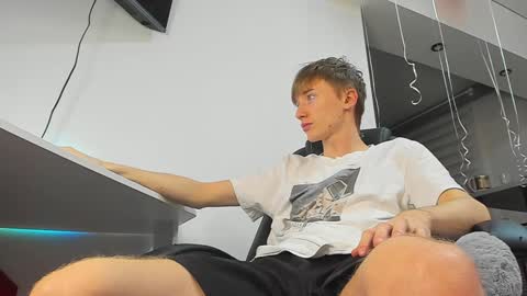 Snapshot of vibemygirl chatting on February 6, 2025, 1:10 pm vibemygirl online show from February 6, 2025, 1:10 pm