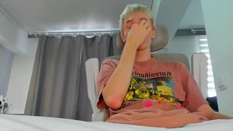 Snapshot of vibemygirl chatting on November 6, 2025, 8:37 am vibemygirl online show from November 6, 2025, 8:37 am