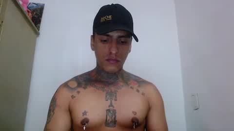 Snapshot of vicctorzc chatting on April 4, 2026, 8:17 pm Victor cardenas online show from April 4, 2026, 8:17 pm