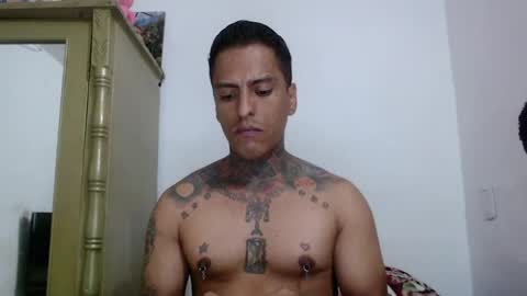 Snapshot of vicctorzc chatting on April 30, 2026, 6:25 pm Victor cardenas online show from April 30, 2026, 6:25 pm