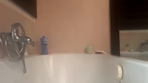 vices online show from October 29, 2025, 4:04 am