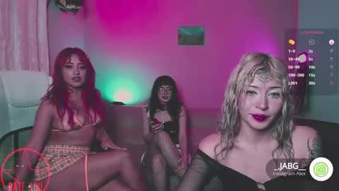 Snapshot of vicioushorse33 chatting on October 6, 2025, 3:15 am Sophie and Stan online show from October 6, 2025, 3:15 am