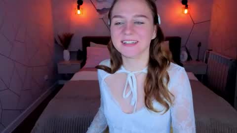 vicki_milles online show from July 20, 2026, 8:50 am