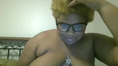 vickiryder56 online show from November 13, 2025, 3:55 pm