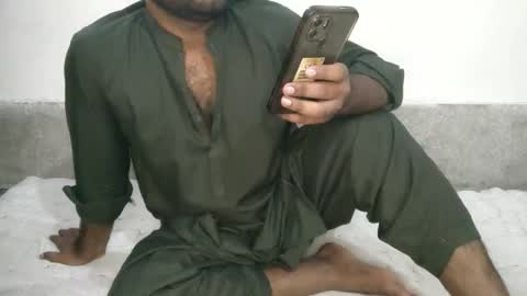 vickpie24 online show from October 31, 2025, 3:46 pm