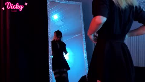  Vicky  online show from February 2, 2026, 1:21 pm