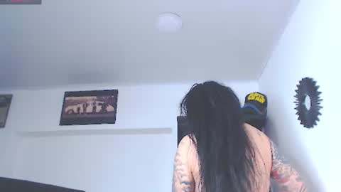 Snapshot of vicky_hotmilf chatting on July 1, 2026, 11:12 am Vicky online show from July 1, 2026, 11:12 am