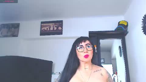 Snapshot of vicky_hotmilf chatting on July 3, 2026, 11:05 am Vicky online show from July 3, 2026, 11:05 am