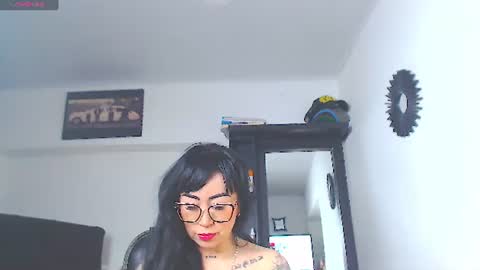 Snapshot of vicky_hotmilf chatting on July 8, 2026, 11:15 am Vicky online show from July 8, 2026, 11:15 am