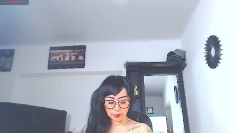 Snapshot of vicky_hotmilf chatting on July 13, 2026, 3:15 pm Vicky online show from July 13, 2026, 3:15 pm