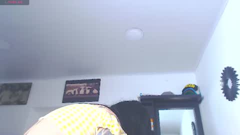Snapshot of vicky_hotmilf chatting on July 21, 2026, 11:23 am Vicky online show from July 21, 2026, 11:23 am