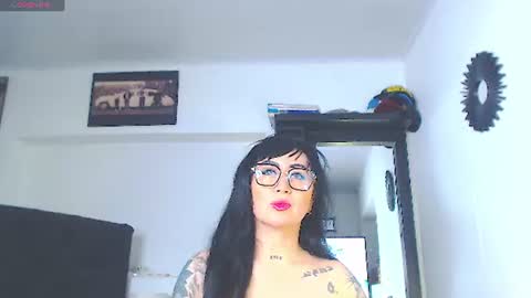 Snapshot of vicky_hotmilf chatting on August 3, 2026, 11:15 am Vicky online show from August 3, 2026, 11:15 am