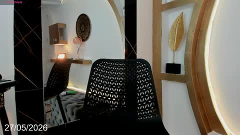 vicky_hottman online show from May 28, 2026, 5:05 am