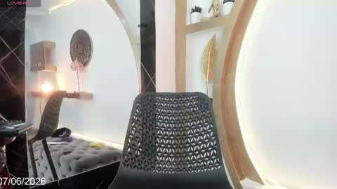 vicky_hottman online show from June 10, 2026, 4:34 am