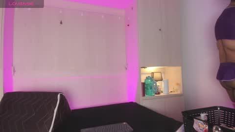 V I C K Y online show from September 20, 2025, 12:17 pm