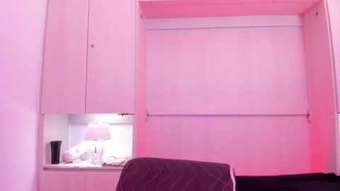 Snapshot of vicky_ruiz chatting on July 19, 2026, 12:20 pm V I C K Y online show from July 19, 2026, 12:20 pm