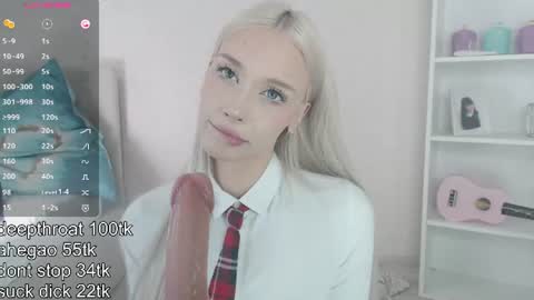 Snapshot of vickyfuckingdoll chatting on July 27, 2026, 1:01 am vickyfuckingdoll online show from July 27, 2026, 1:01 am