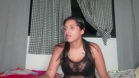 Snapshot of vickyhm22 chatting on October 8, 2025, 9:18 am vickyhm22 online show from October 8, 2025, 9:18 am