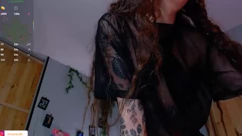 Snapshot of vickyjackson_ chatting on September 22, 2025, 5:59 pm Victoria online show from September 22, 2025, 5:59 pm