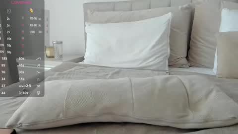 Snapshot of vickystonee chatting on November 22, 2025, 10:14 am Victoria online show from November 22, 2025, 10:14 am