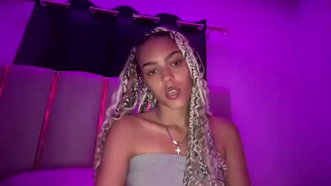 Snapshot of vickyyyx chatting on June 4, 2026, 5:24 am Goddess Victory online show from June 4, 2026, 5:24 am