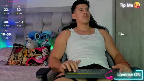 Snapshot of victor_vixen chatting on January 17, 2025, 3:22 pm victor online show from January 17, 2025, 3:22 pm