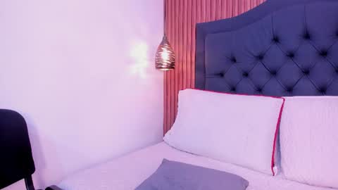 Snapshot of victoria__gil chatting on August 5, 2026, 9:17 pm Victoria online show from August 5, 2026, 9:17 pm