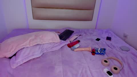Snapshot of victoria__js_ chatting on June 9, 2026, 4:51 pm Victoria online show from June 9, 2026, 4:51 pm