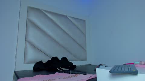 Snapshot of victoria__js_ chatting on June 29, 2026, 8:09 pm Victoria online show from June 29, 2026, 8:09 pm
