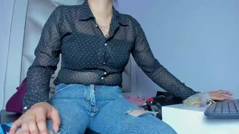 Snapshot of victoria__js_ chatting on July 13, 2026, 9:06 pm Victoria online show from July 13, 2026, 9:06 pm