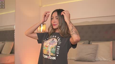 Snapshot of victoria__rossi chatting on December 30, 2024, 12:20 pm online show from December 30, 2024, 12:20 pm