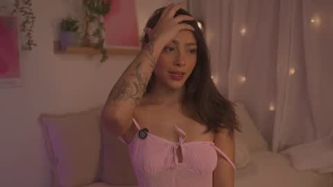 Snapshot of victoria__rossi chatting on June 20, 2026, 1:25 pm online show from June 20, 2026, 1:25 pm