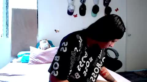 victoria_andra online show from June 26, 2026, 4:33 pm