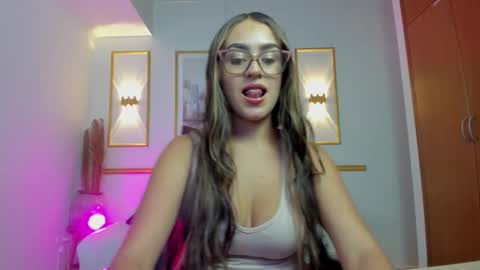 V I C T O R I A  online show from March 17, 2026, 2:16 am