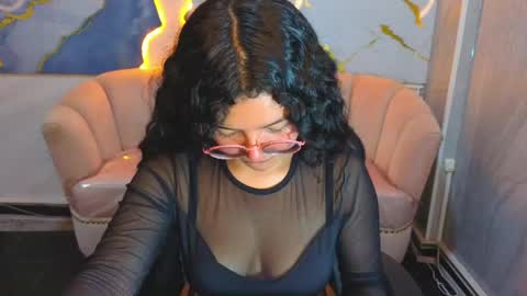victoria_castillo_b online show from May 1, 2026, 7:40 pm