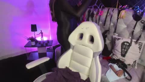 victoria_floyd1 online show from January 15, 2026, 8:12 pm