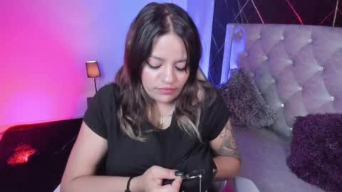 victoria_floyd1 online show from May 1, 2026, 9:30 pm