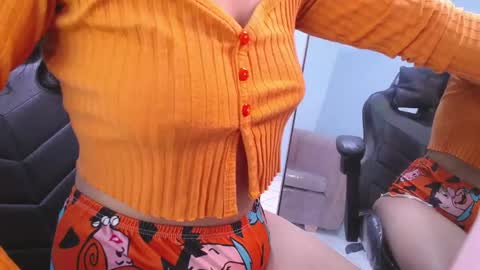 Snapshot of victoria_hernandez_t chatting on October 7, 2025, 12:46 pm Victoria online show from October 7, 2025, 12:46 pm