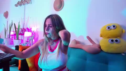 Snapshot of victoria_jhones chatting on February 5, 2025, 1:04 am Victoria online show from February 5, 2025, 1:04 am