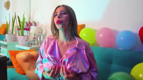 Snapshot of victoria_jhones chatting on February 15, 2025, 5:09 am Victoria online show from February 15, 2025, 5:09 am