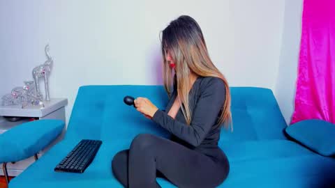 Snapshot of victoria_jhones chatting on November 27, 2025, 4:53 pm Victoria online show from November 27, 2025, 4:53 pm