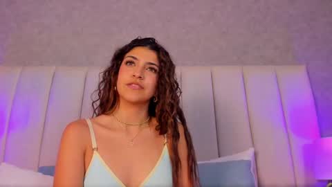 Snapshot of victoria_joliegb chatting on February 10, 2025, 7:17 pm Victoria Lozano online show from February 10, 2025, 7:17 pm