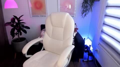 Snapshot of victoria_korss chatting on March 6, 2025, 1:35 pm Victoria online show from March 6, 2025, 1:35 pm