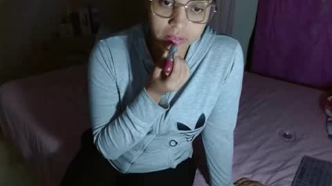 Snapshot of victoria_miler chatting on May 15, 2026, 11:23 pm VICKY online show from May 15, 2026, 11:23 pm