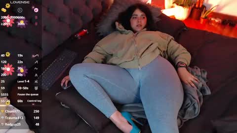 Snapshot of victoria_monteroo chatting on June 8, 2026, 1:28 am Call me Vic online show from June 8, 2026, 1:28 am