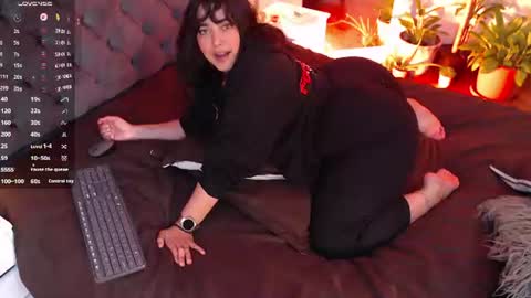 Snapshot of victoria_monteroo chatting on July 31, 2026, 1:05 am Call me Vic online show from July 31, 2026, 1:05 am