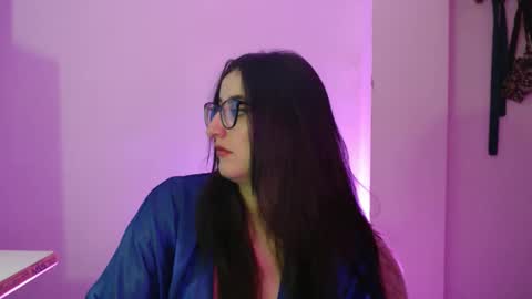 Victoria online show from December 22, 2025, 8:28 pm