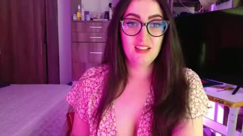 Victoria online show from May 1, 2026, 8:46 pm