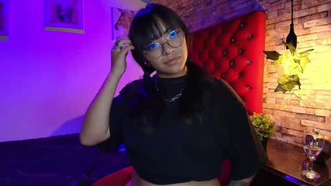 Snapshot of victoria_thompson6 chatting on November 19, 2025, 8:42 pm victoria online show from November 19, 2025, 8:42 pm