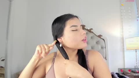 Snapshot of victoria_vallejo chatting on May 6, 2026, 11:37 am victoria online show from May 6, 2026, 11:37 am